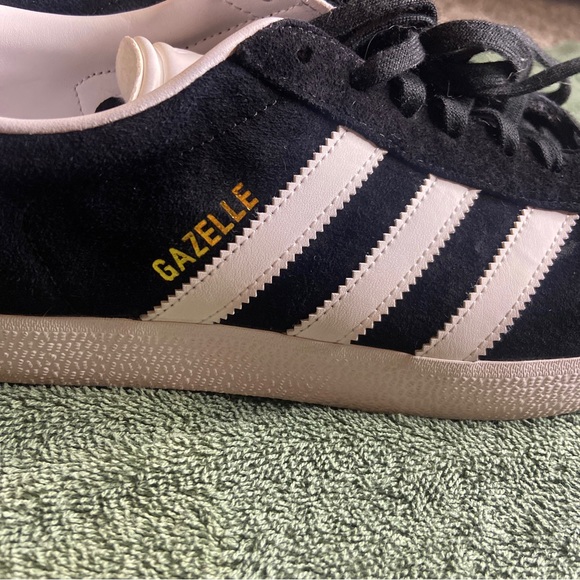 (SOLD) Adidas Originals Gazelle Suede Shoes - Picture 5 of 9